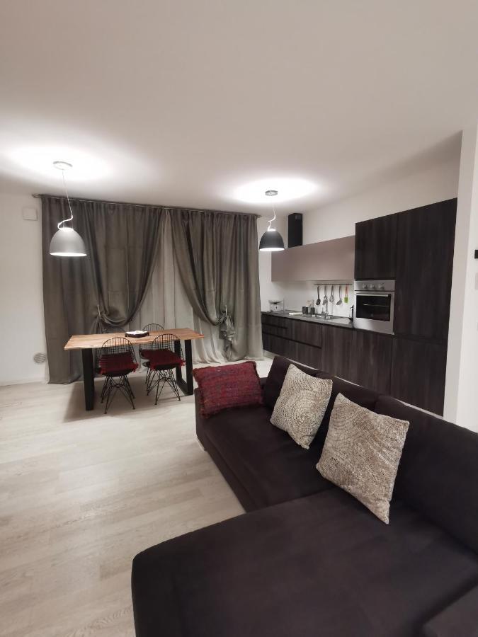 La Casa Di Greta Apartment Monza Bagian luar foto