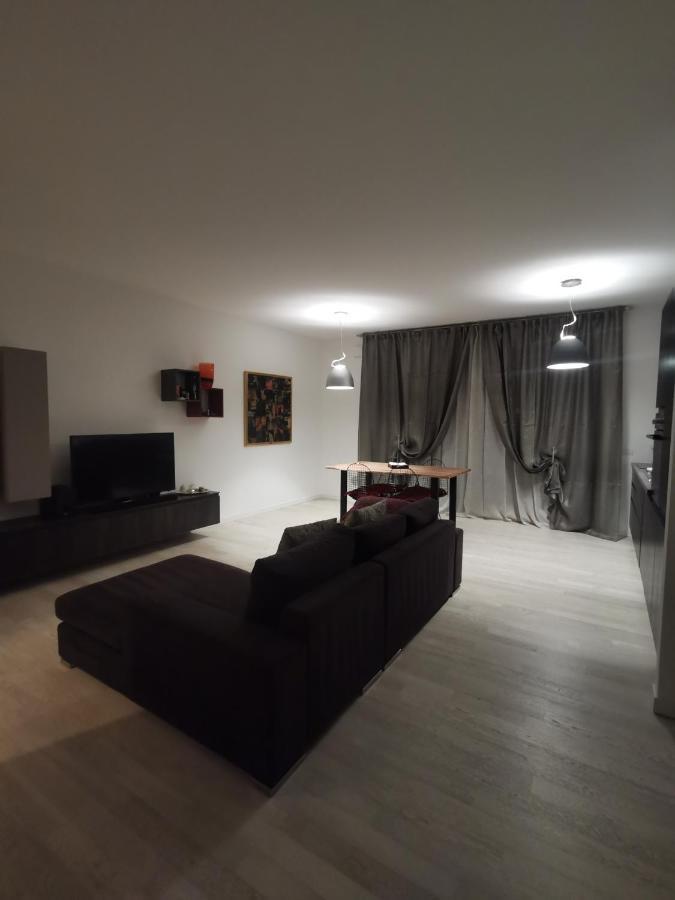 La Casa Di Greta Apartment Monza Bagian luar foto